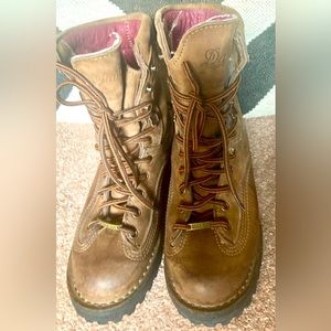 Women’s Danner Hawk 45700 Brown Leather Hiking Boots 6.5 200G Insulated Gore-Tex